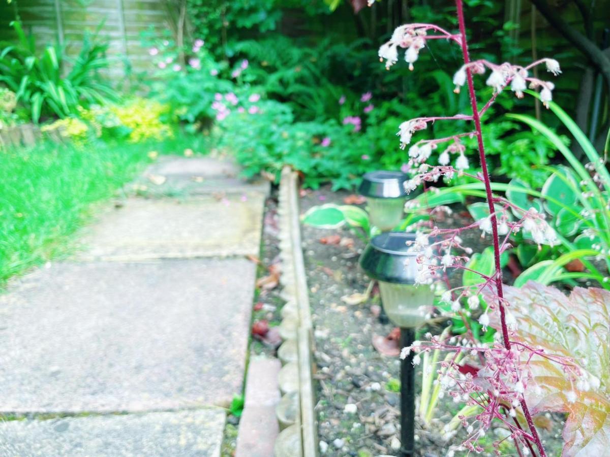 Holiday home Booker Avenue House - 4 Bedroom House With Garden And Parking Milton Keynes
