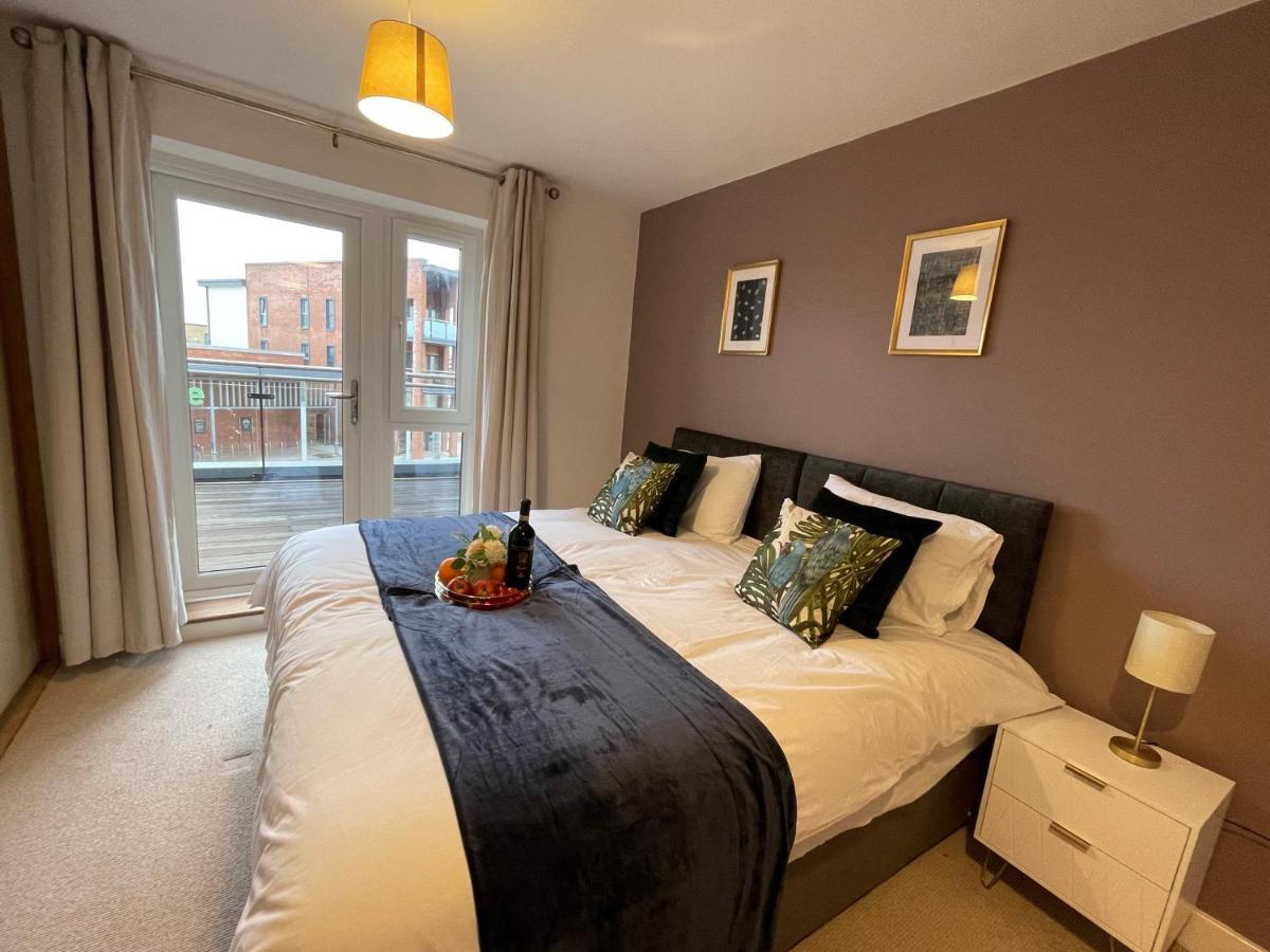 Roseview Luxury 2-bed With Huge Balcony *