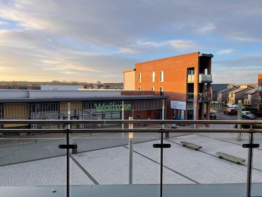 Roseview Luxury 2-bed With Huge Balcony *