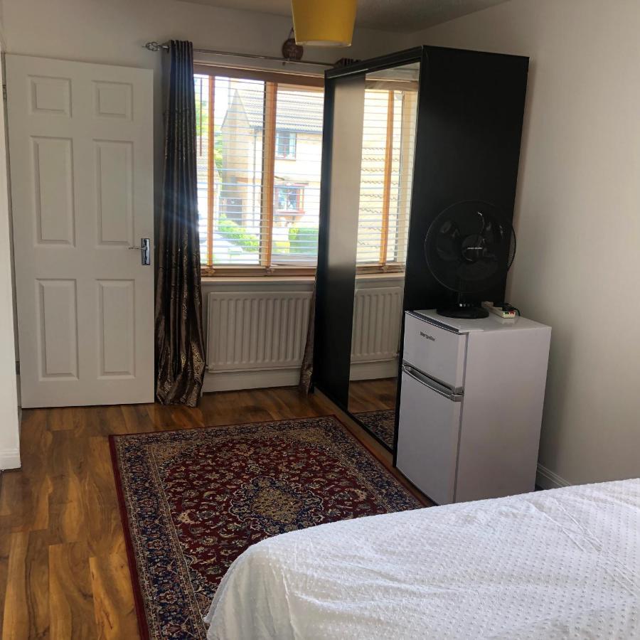 Guest house Ashmina Let With Free Onsite Parking For Small Vans And Cars Only Milton Keynes