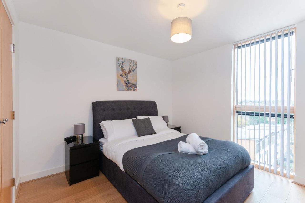 The Vizion Serviced From Pincott - Free Parking, Private Balcony, And Wifi *