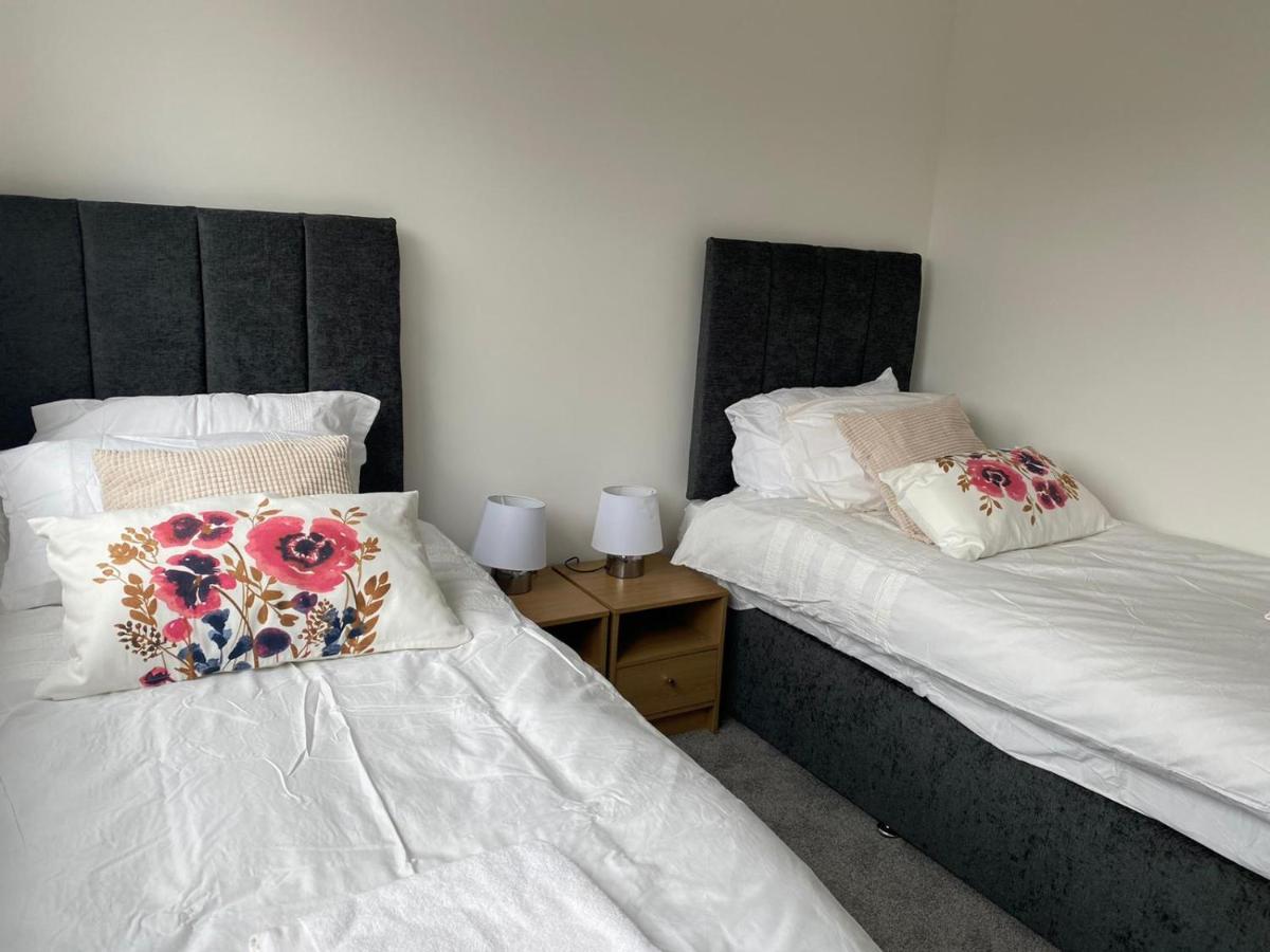 Central Location, Parking, Wi-fi, Modern Milton Keynes