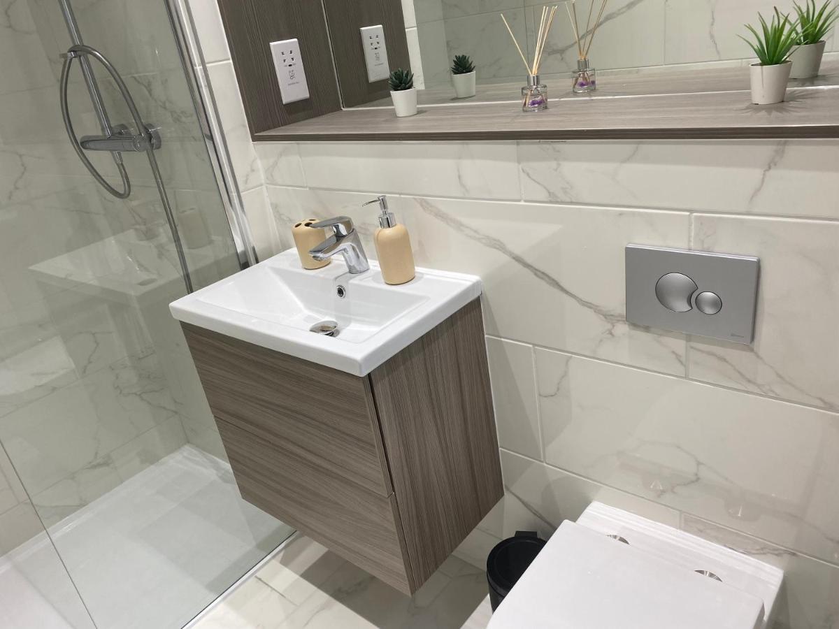 Central Location, Parking, Wi-fi, Modern Milton Keynes
