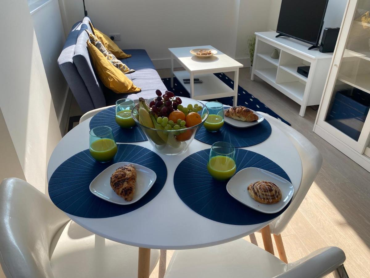 Central Location, Parking, Wi-fi, Modern Apartment *