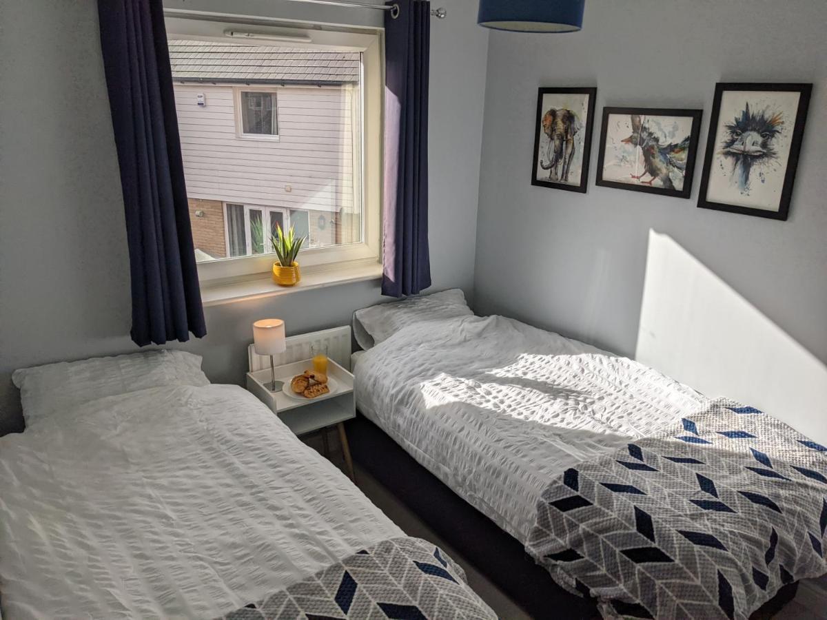 Entire 3 Bed Sleeps 6, Wifi, 2 Parking Spaces Holiday home Milton Keynes