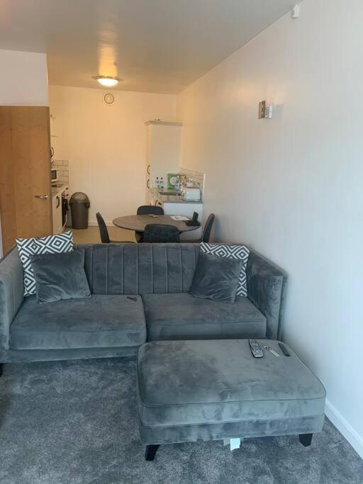 Recently Refurbished Mk Free Parking Apartment Milton Keynes