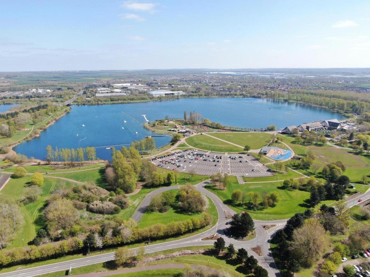 Apartment Campbell Park - Centre - Free Parking, Balcony, Super-fast Wifi And Smart Tv With Netflix By Yoko