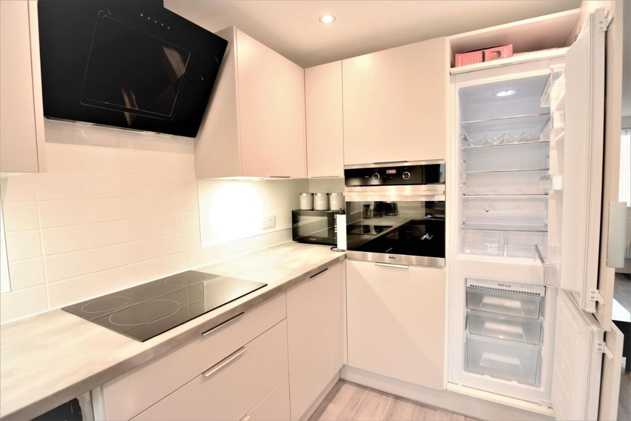 Exec 2bed 2bath Serviced Balcony Parking * Milton Keynes