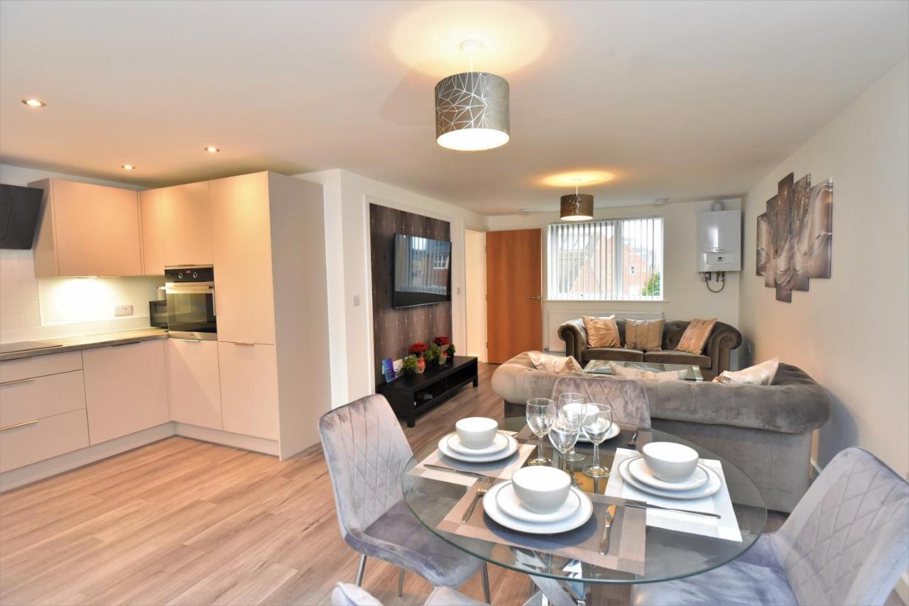 Exec 2bed 2bath Serviced Balcony Parking Milton Keynes