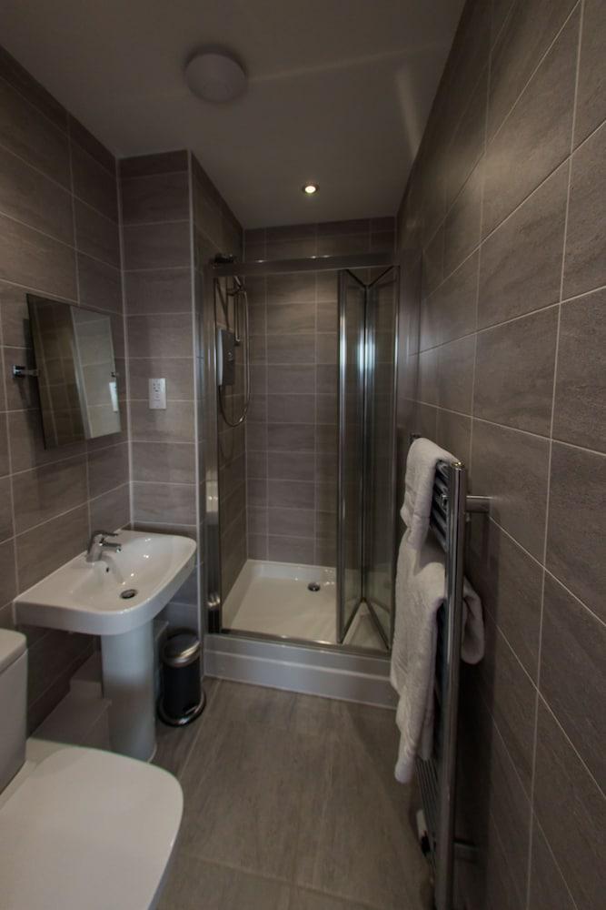 Shortstaymk Campbell Park: Serviced With Sky Sports & Free Wi-fi Holiday home Milton Keynes