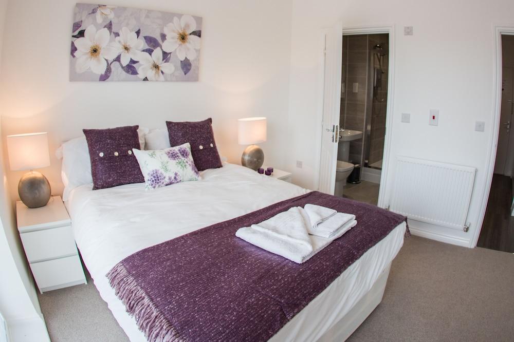Holiday home Shortstaymk Campbell Park: Serviced With Sky Sports & Free Wi-fi *
