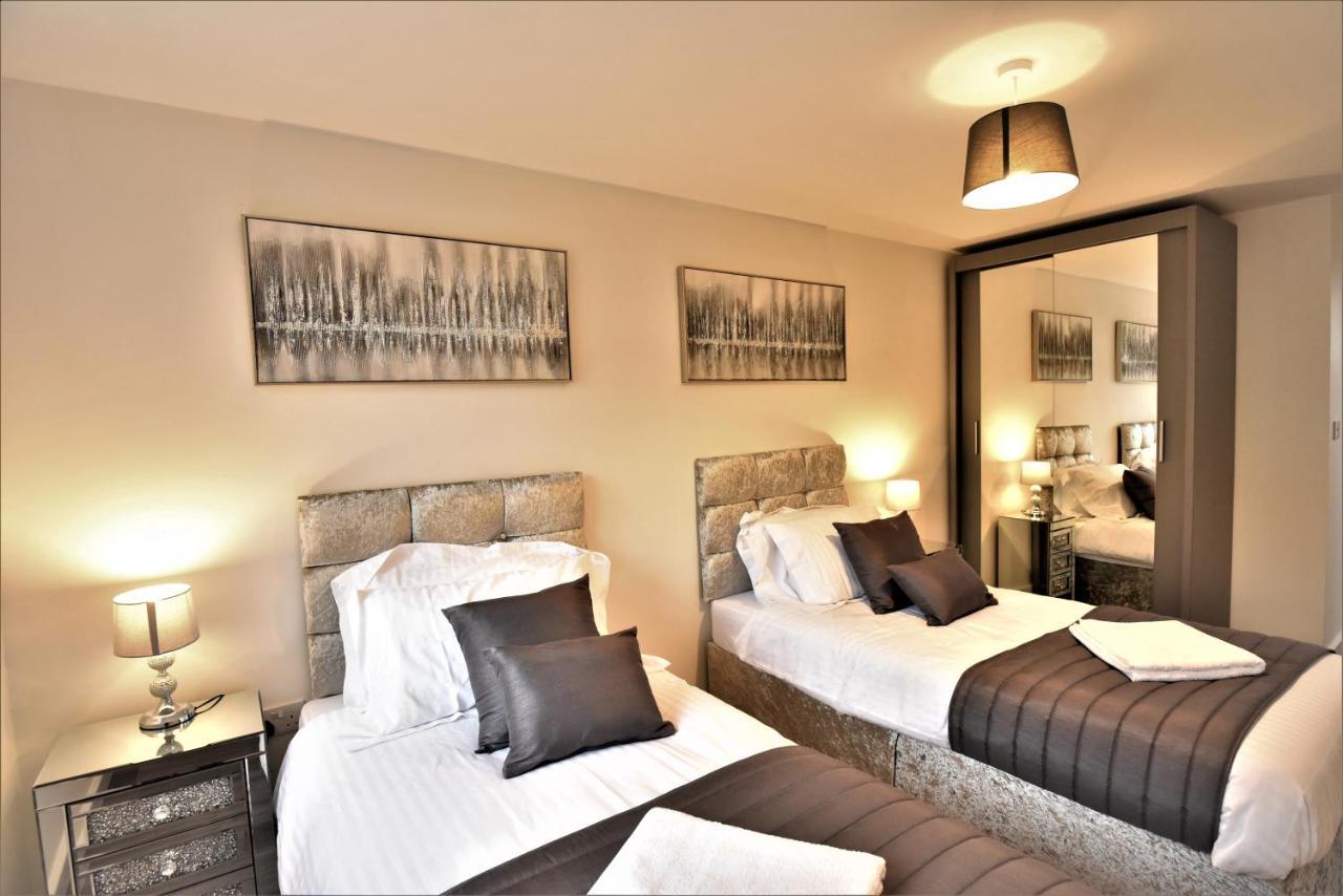 Exec 2bed 2bath Serviced Balcony Parking Apartment