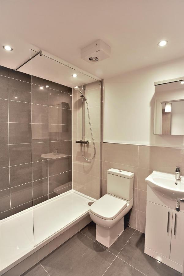 Exec 2bed 2bath Serviced Balcony Parking *