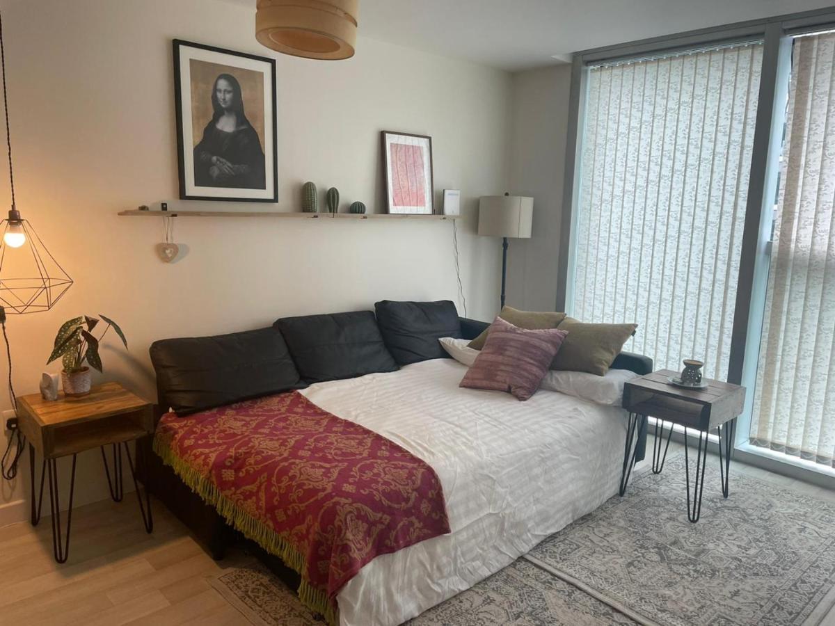Modern Located In Cmk Restaurant Quarter * Milton Keynes
