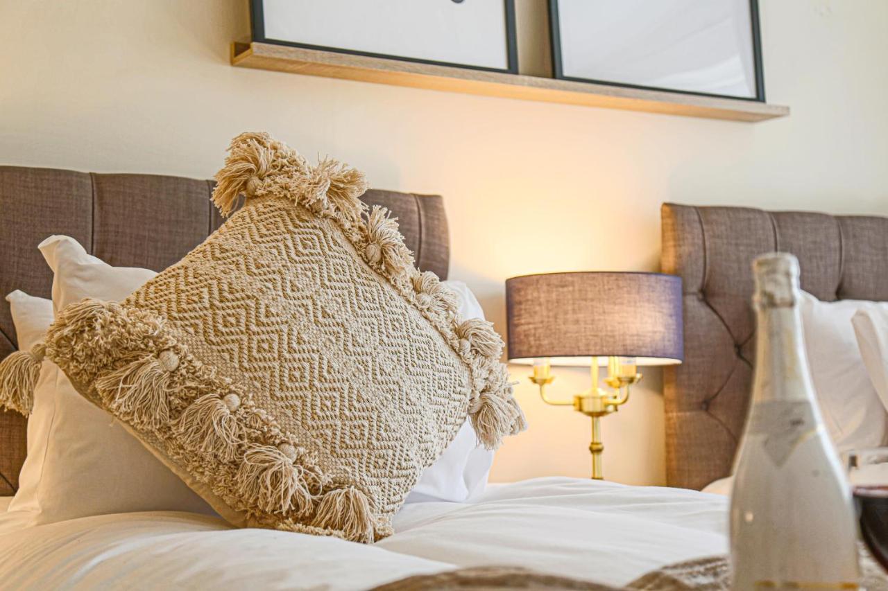 Lowndes House - Close To Centre - Garden, Free Parking And Smart Tv By Yoko Holiday home Milton Keynes