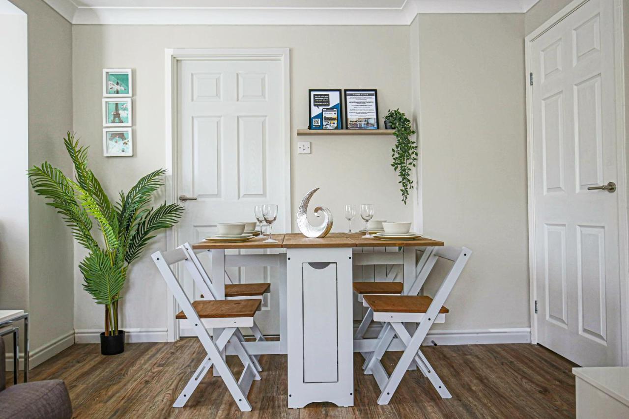 Lowndes House - Close To Centre - Garden, Free Parking And Smart Tv By Yoko * Milton Keynes