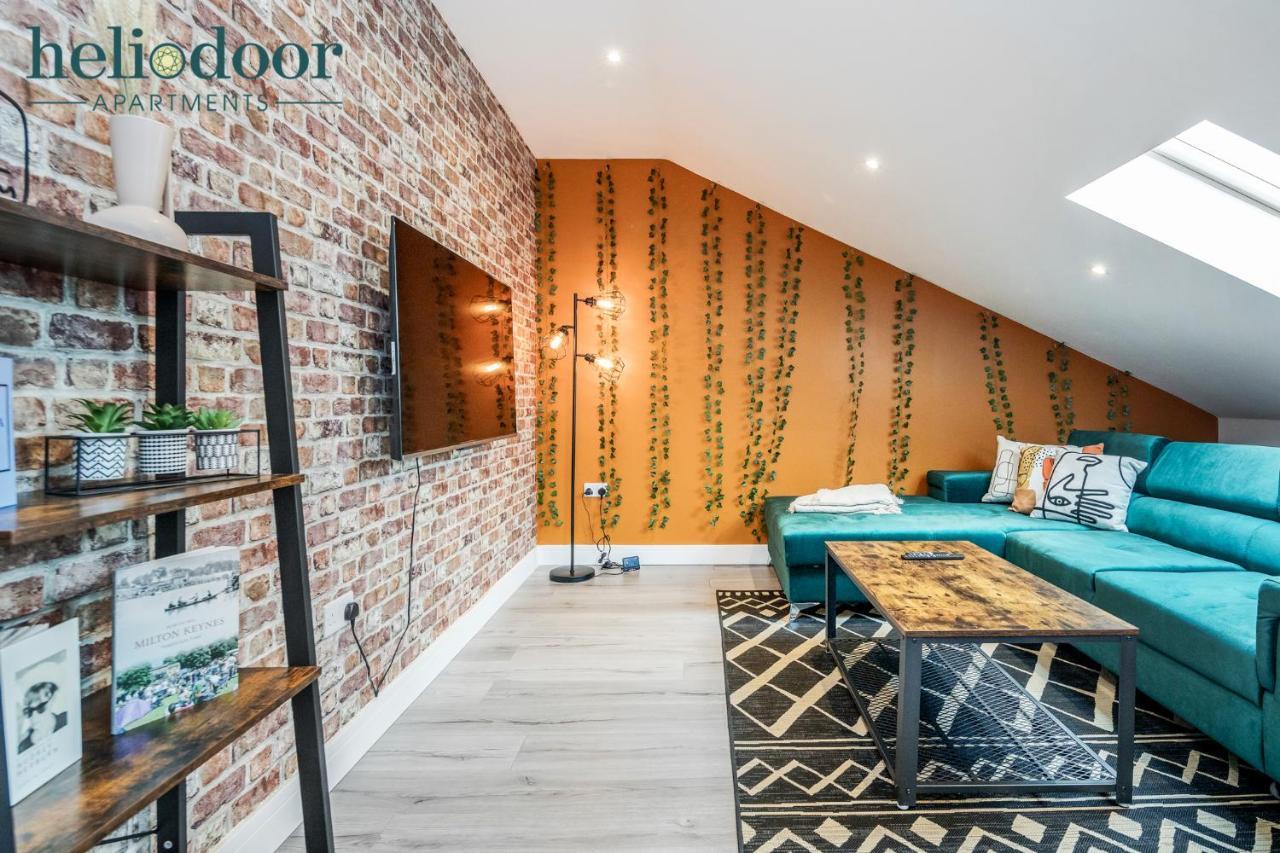 Apartments, Sleeps Up To 5, Free Parking, Free Wifi & Movies, 7 Mins Drive To Central Station For Direct Trains To London & The North Apartment *