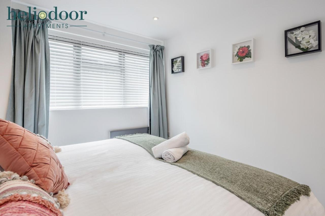 Apartment Apartments, Sleeps Up To 5, Free Parking, Free Wifi & Movies, 7 Mins Drive To Central Station For Direct Trains To London & The North Milton Keynes