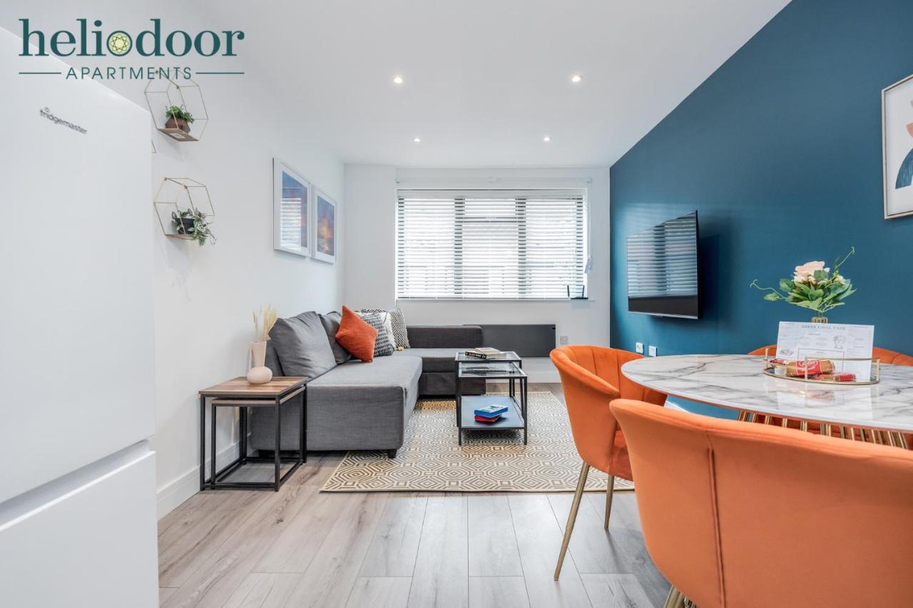 Apartments, Sleeps Up To 5, Free Parking, Free Wifi & Movies, 7 Mins Drive To Central Station For Direct Trains To London & The North Milton Keynes