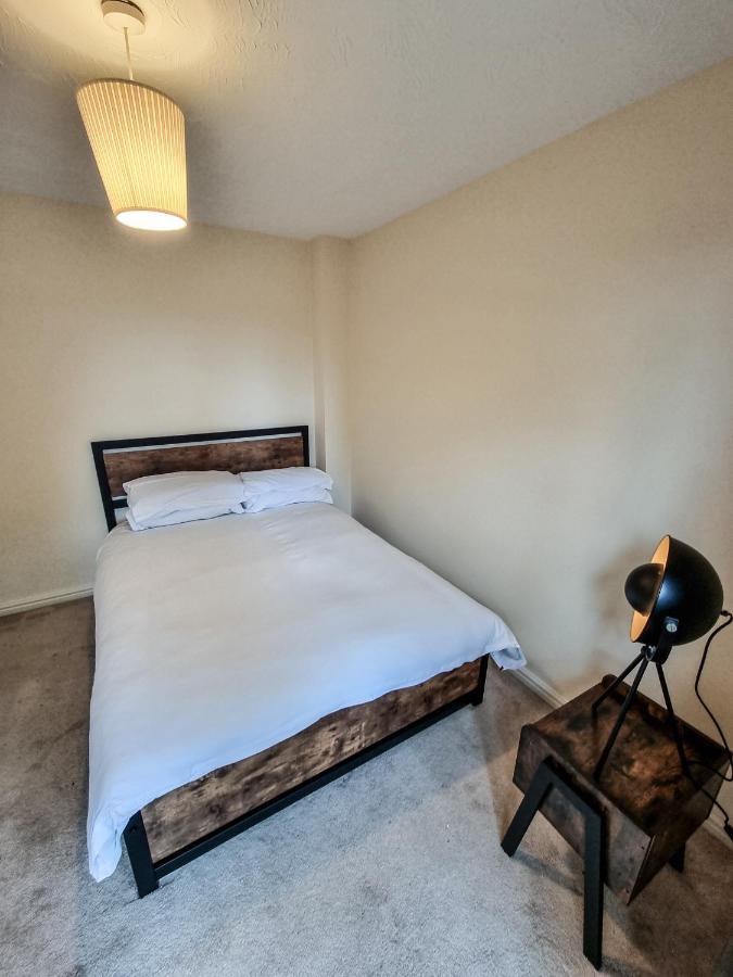 House In Area - Smart Tv's, 900mb Wifi Holiday home *
