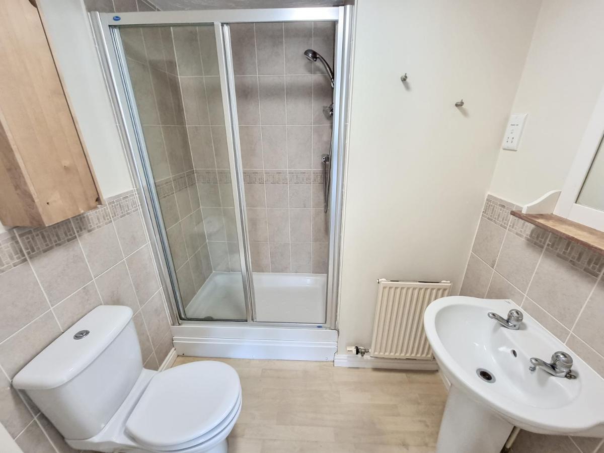 House In Area - Smart Tv's, 900mb Wifi