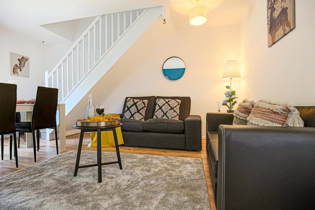 Holiday home Valens House: City-close Retreat With Smart Amenities