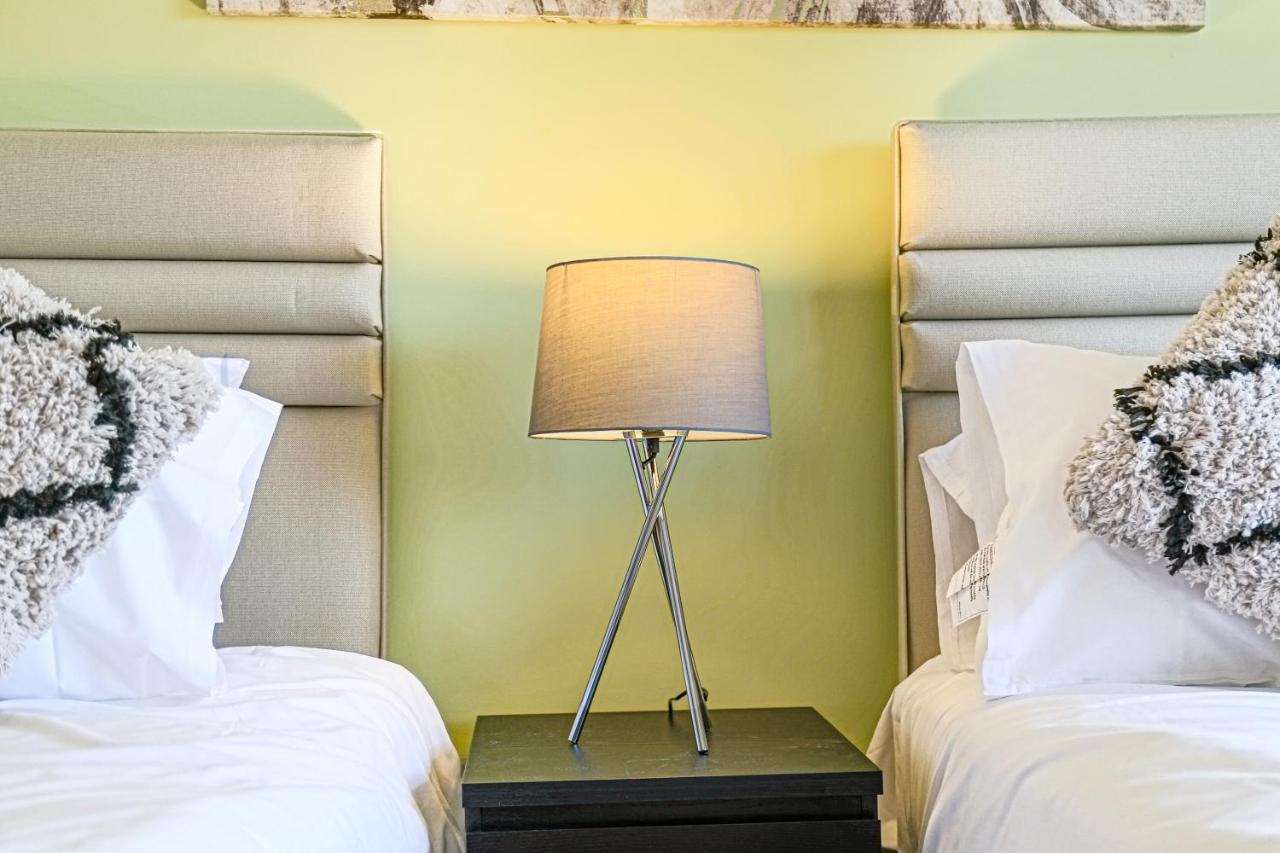 Holiday home Valens House: City-close Retreat With Smart Amenities Milton Keynes