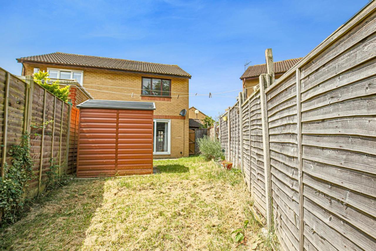 Valens House: City-close Retreat With Smart Amenities Milton Keynes