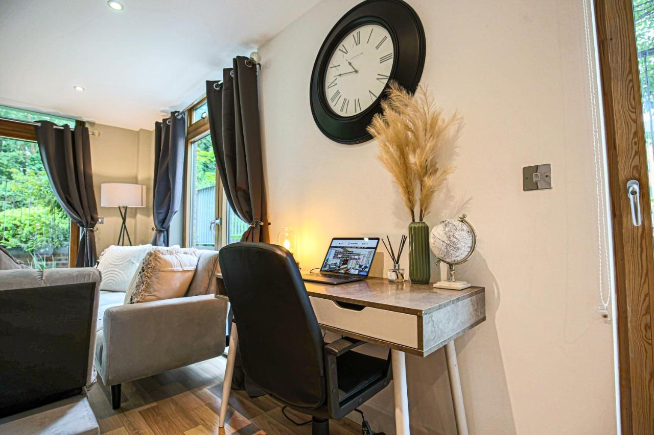 Campbell Park - Centre - Free Parking, Balcony, Super-fast Wifi And Smart Tv With Netflix By Yoko Apartment *