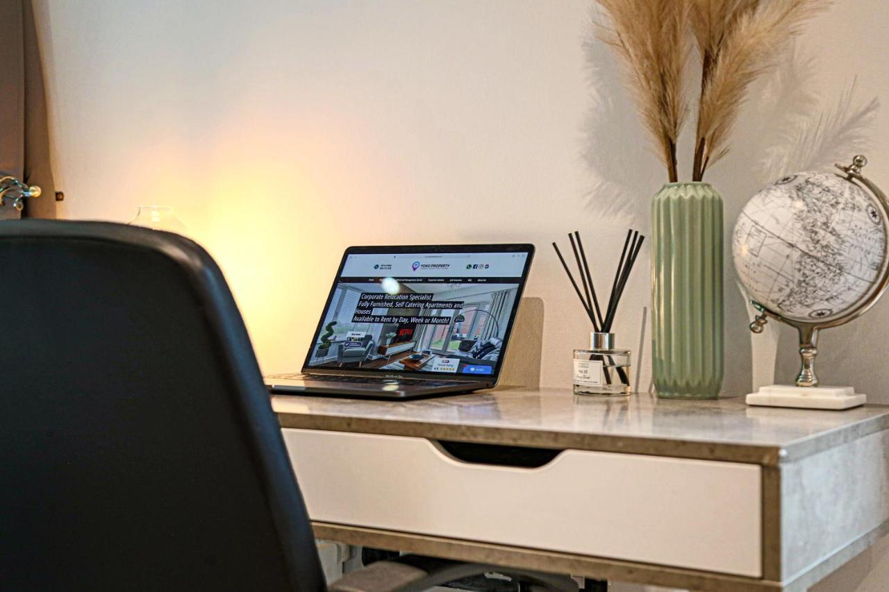 Campbell Park - Centre - Free Parking, Balcony, Super-fast Wifi And Smart Tv With Netflix By Yoko Apartment Milton Keynes