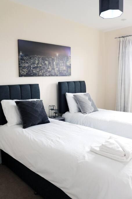 Bright & Cosy 2bed In Mk Centre +parking * Milton Keynes