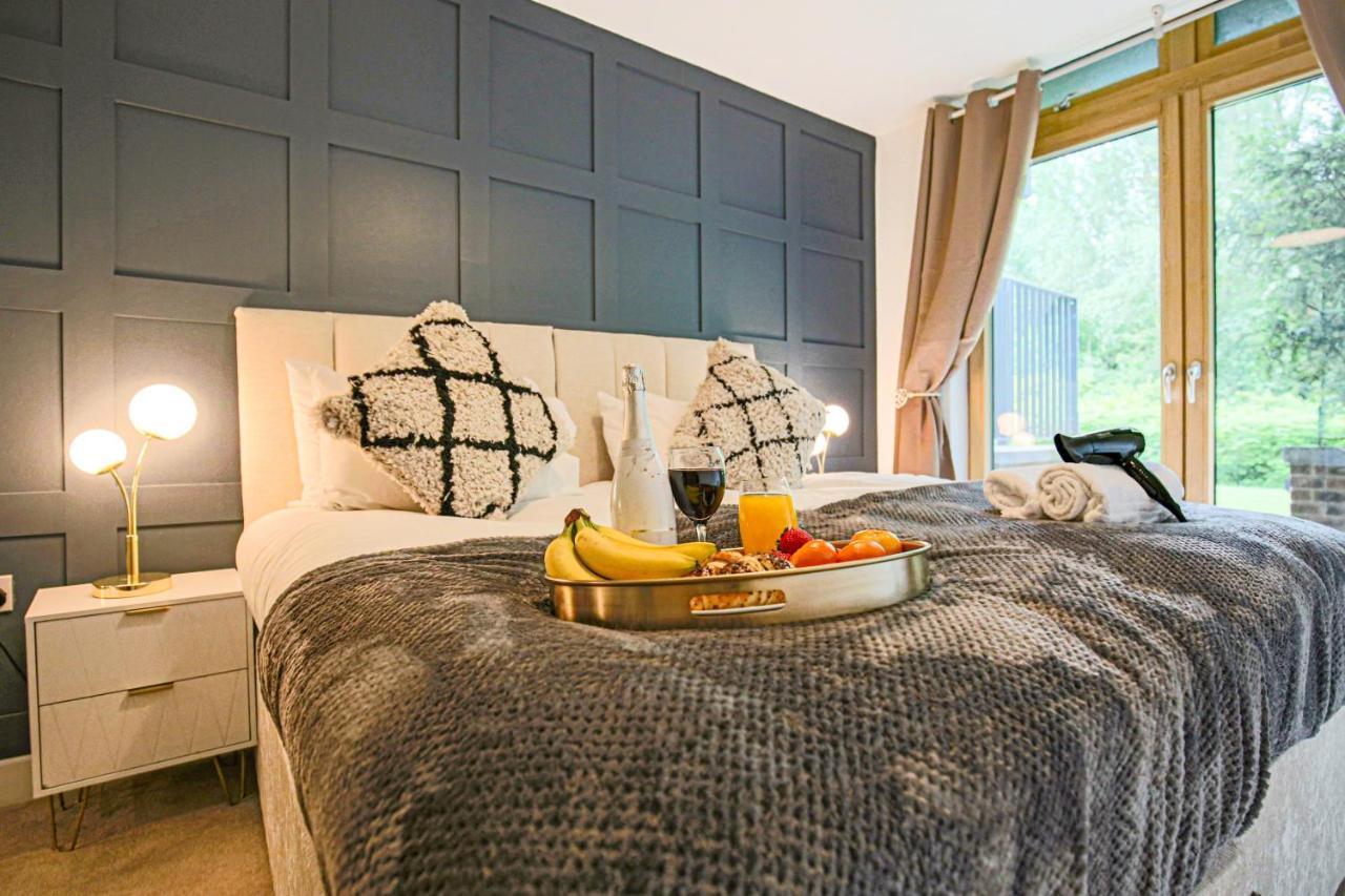 Campbell Park - Centre - Free Parking, Balcony, Super-fast Wifi And Smart Tv With Netflix By Yoko Apartment Milton Keynes