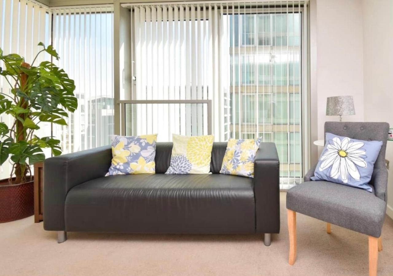 Hub With Balcony, Fast Wifi, Smart Tv And Free Parking