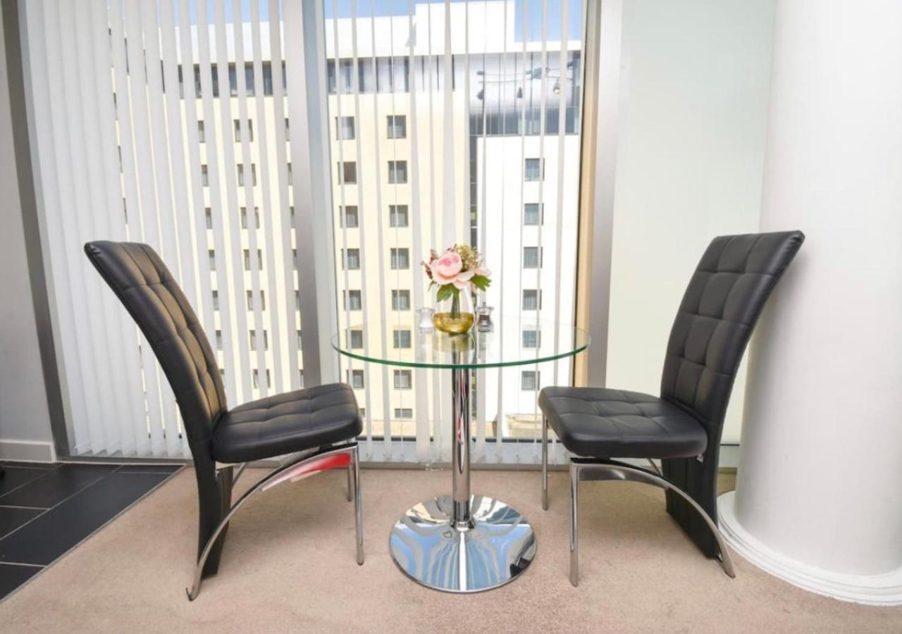 Hub With Balcony, Fast Wifi, Smart Tv And Free Parking *
