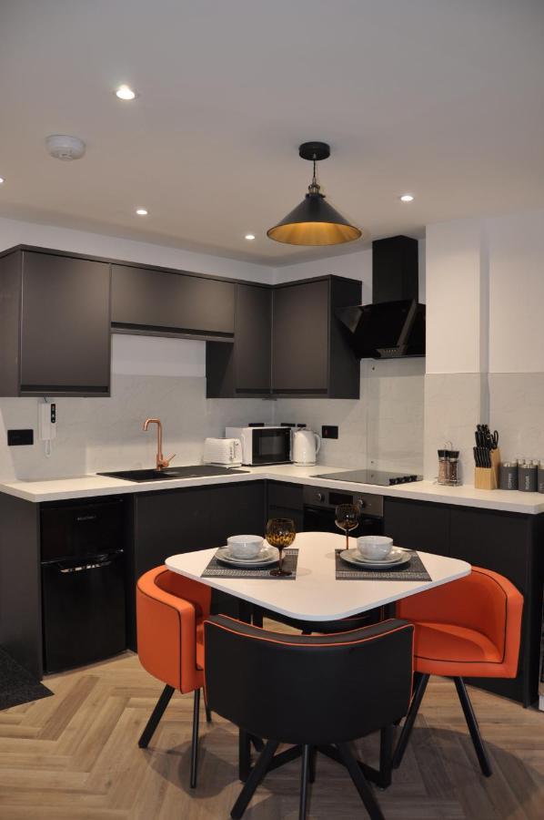 Luxury Studio- Mk Central- 5 Mins Drive To Train Station-direct Trains To London, Birmingham * Milton Keynes