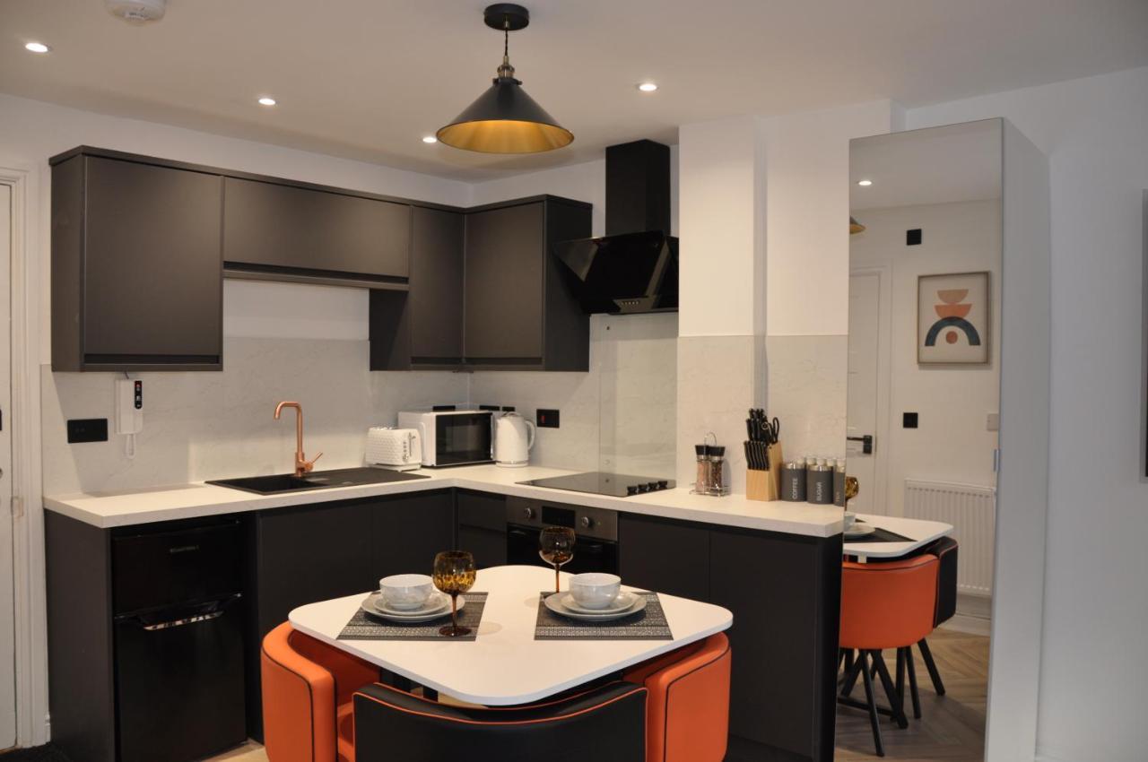 Luxury Studio- Mk Central- 5 Mins Drive To Train Station-direct Trains To London, Birmingham * Milton Keynes