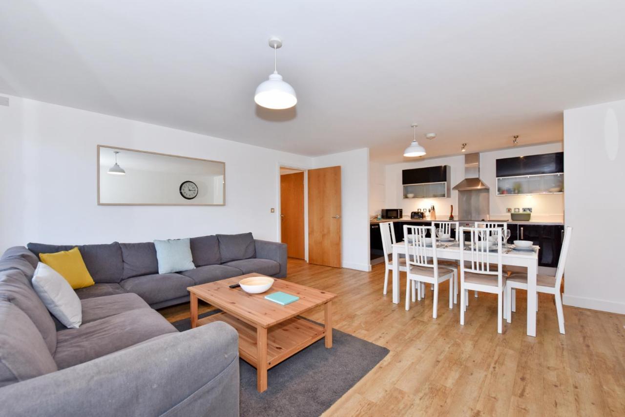 The Vizion Serviced From Pincott - Free Parking, Private Balcony, And Wifi Apartment Milton Keynes
