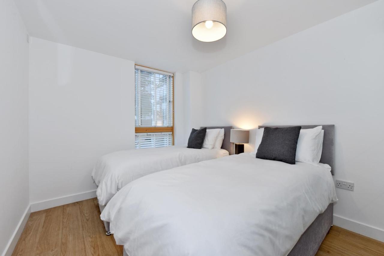 Apartment The Vizion Serviced From Pincott - Free Parking, Private Balcony, And Wifi