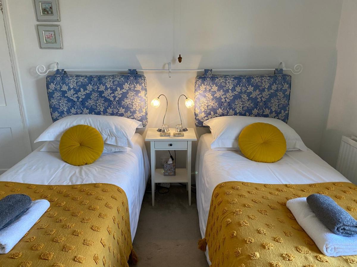 Bed & Breakfast The White House 3*