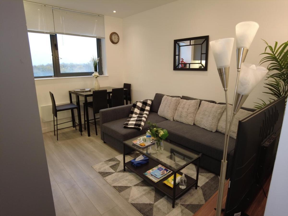 Luxurious Short Flat In Apartment *