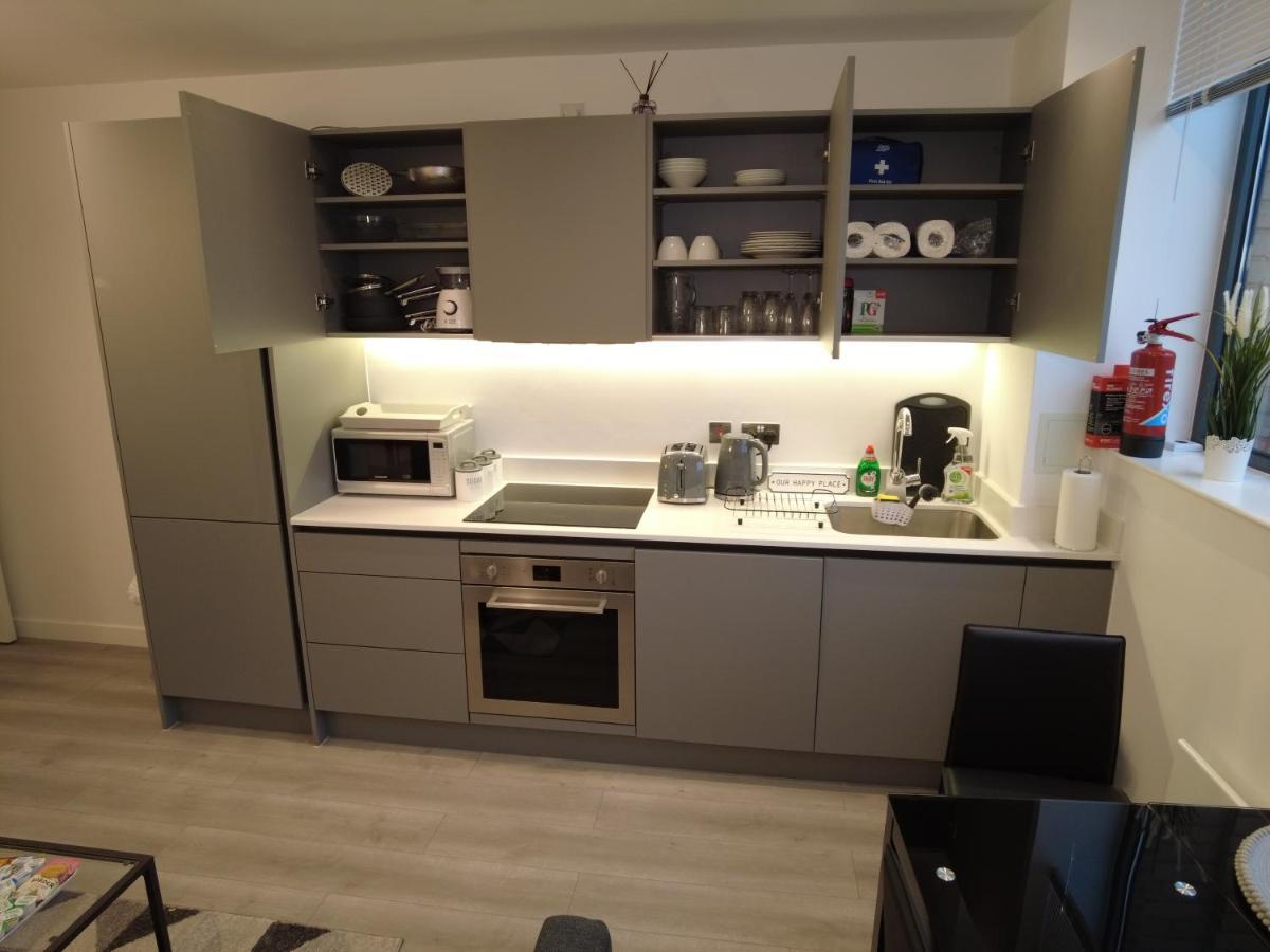 Luxurious Short Flat In