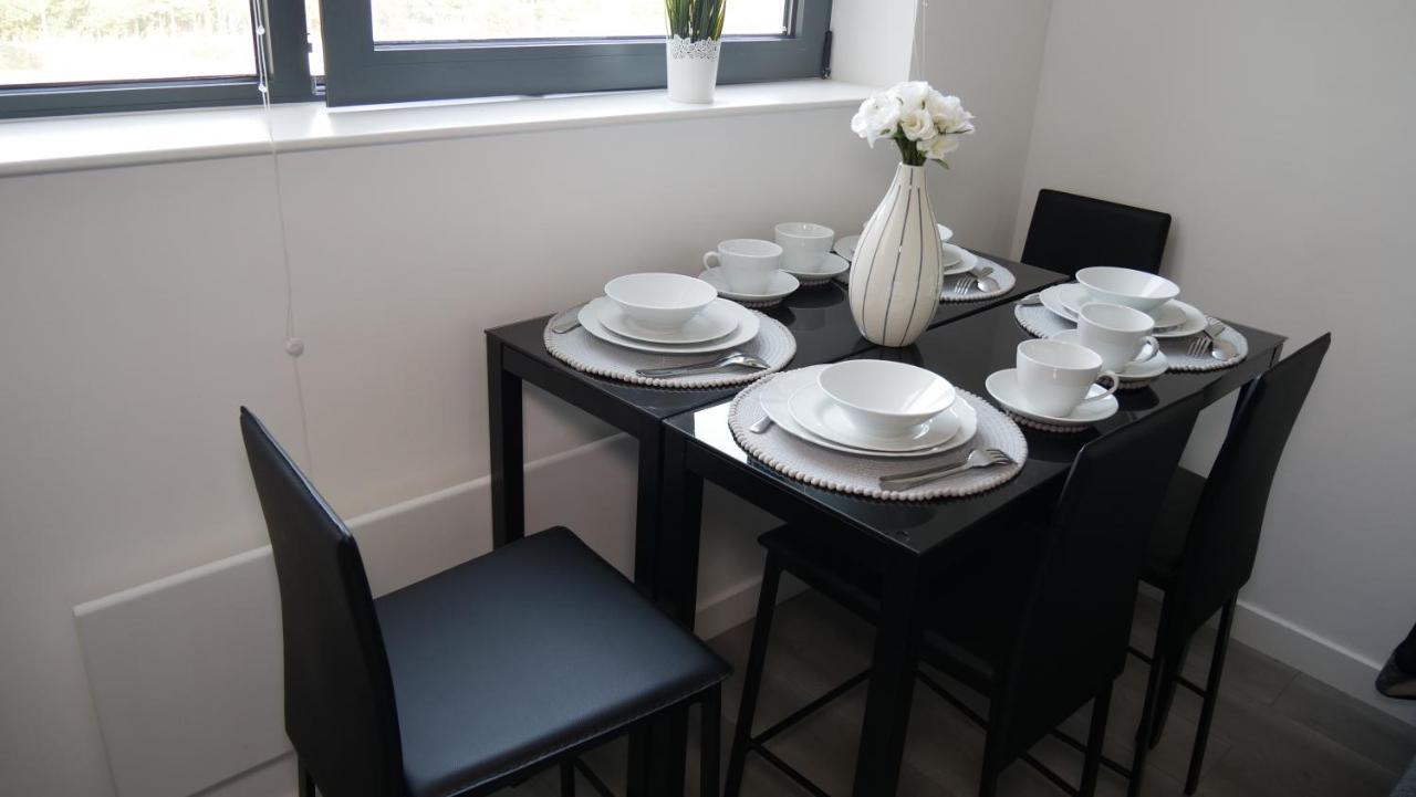 Apartment Luxurious Short Flat In Milton Keynes