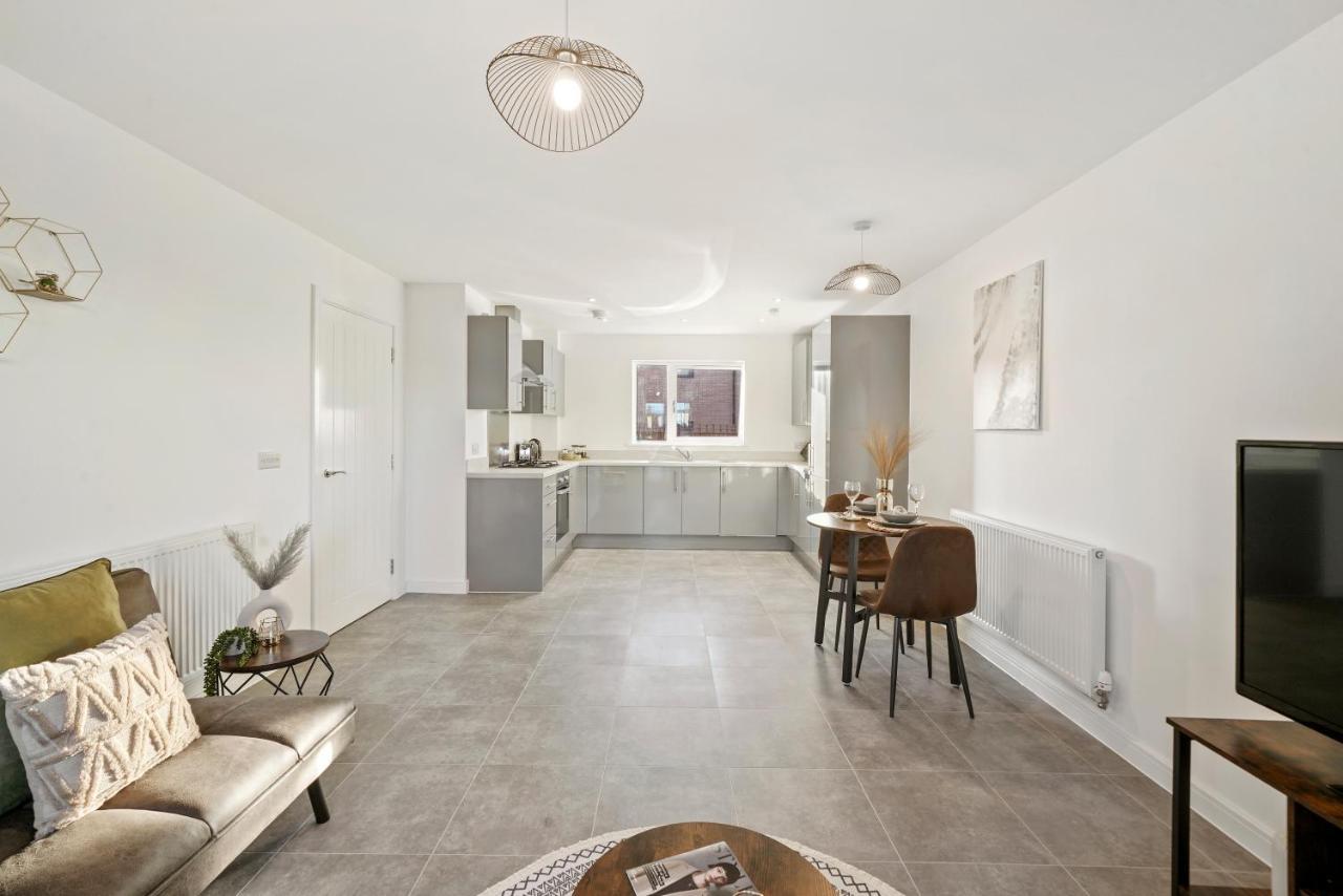 Luxury At Holt House Apartment *