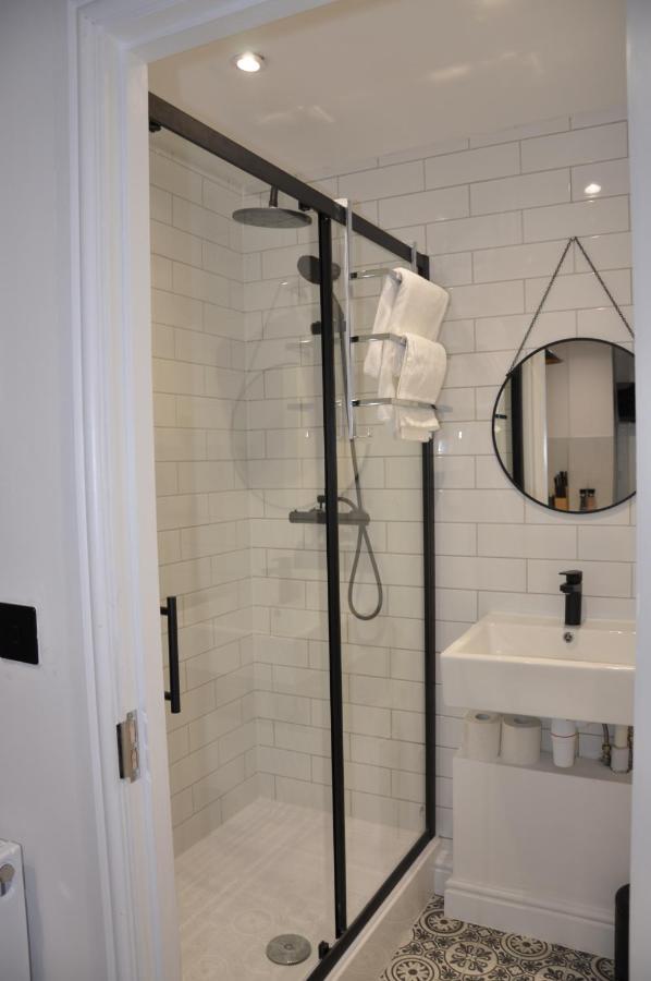 Apartment Luxury Studio- Mk Central- 5 Mins Drive To Train Station-direct Trains To London, Birmingham Milton Keynes