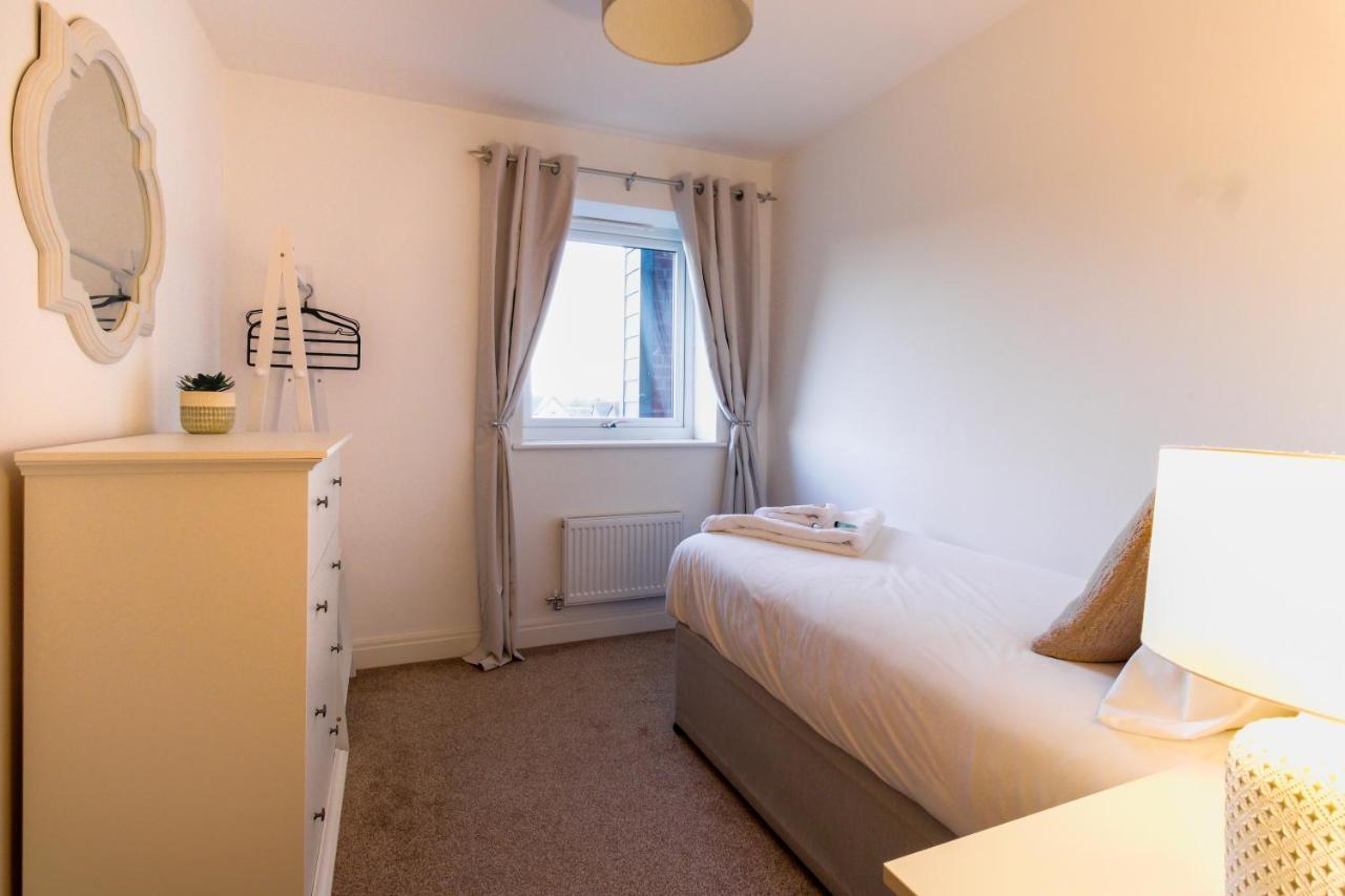 Walton By Pay As U * Milton Keynes