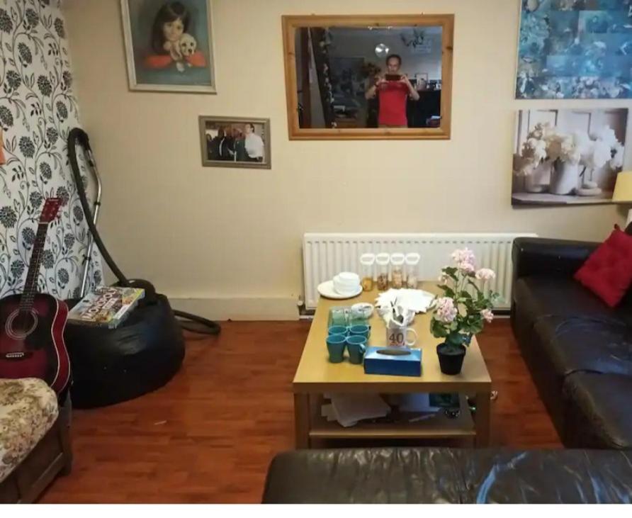 Single With Large Desk Guest house *