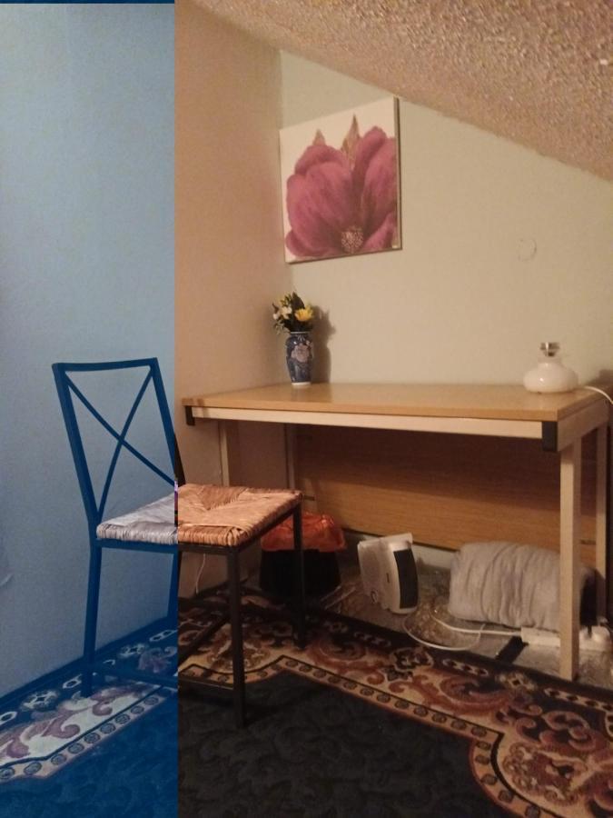 Single With Large Desk * Milton Keynes