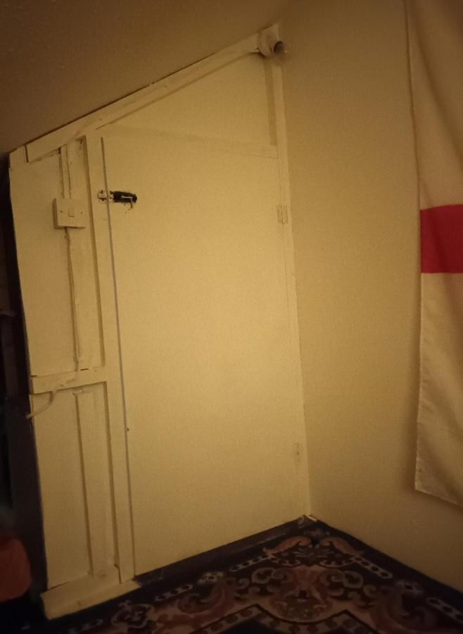 Guest house Single With Large Desk Milton Keynes
