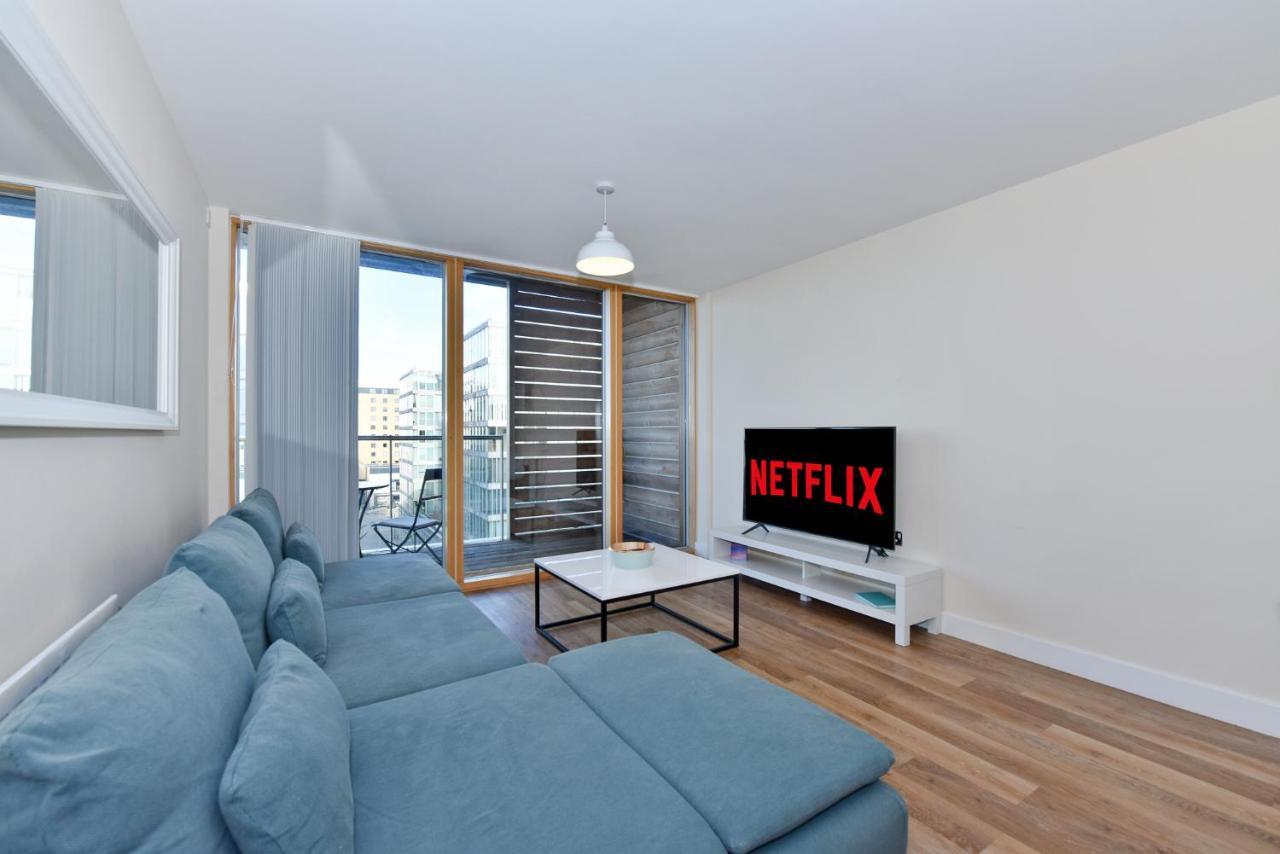 The Vizion Serviced From Pincott - Free Parking, Private Balcony, And Wifi * Milton Keynes