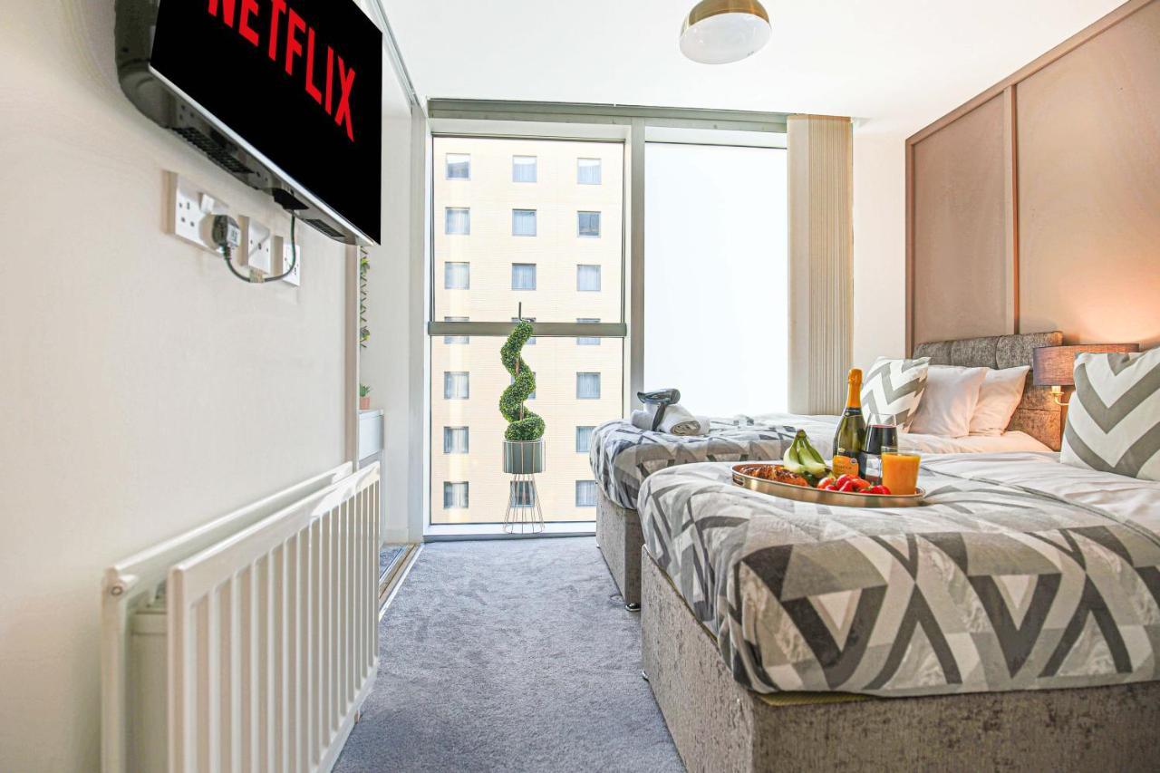 Luxury - Centre - Free Parking, Fast Wifi, Sky Tv And Netflix By Yoko *